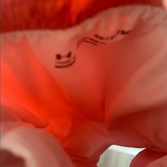 Under Armour Women's Vibrant Orange Athletic Shorts Size XS - Picture 7 of 7